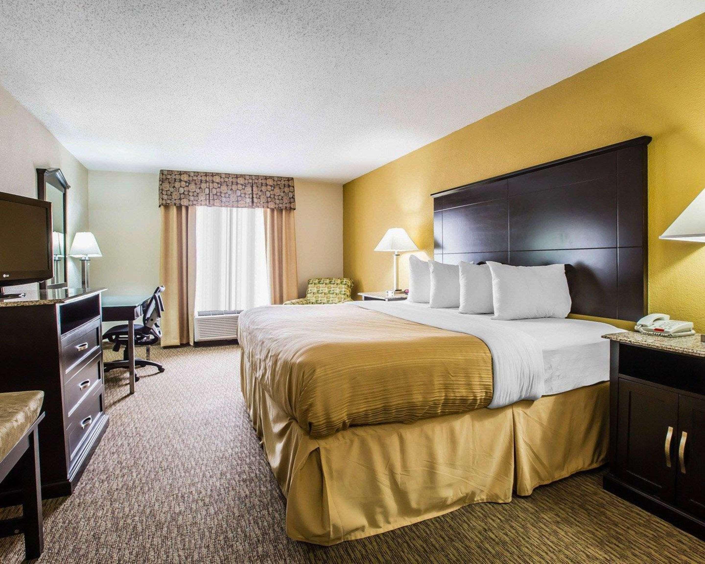 Quality Inn & Suites - Greensboro-High Point Esterno foto