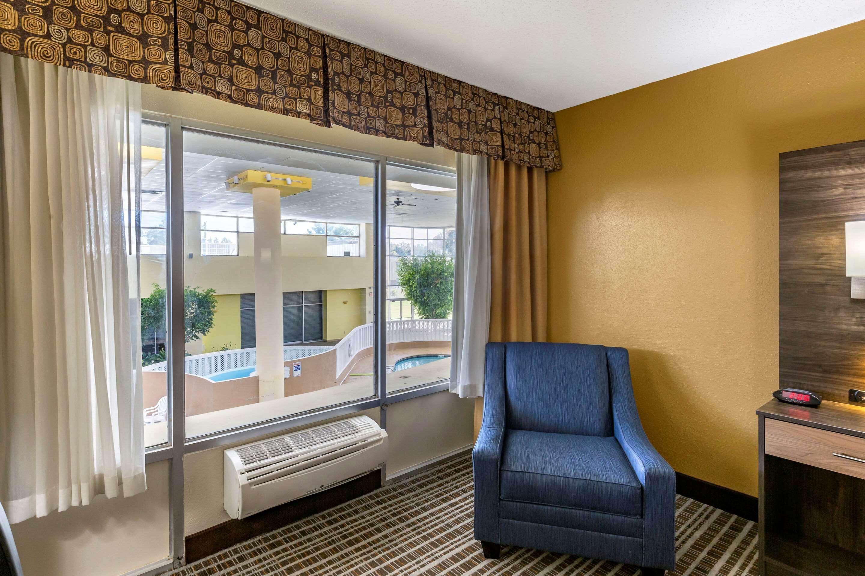 Quality Inn & Suites - Greensboro-High Point Esterno foto