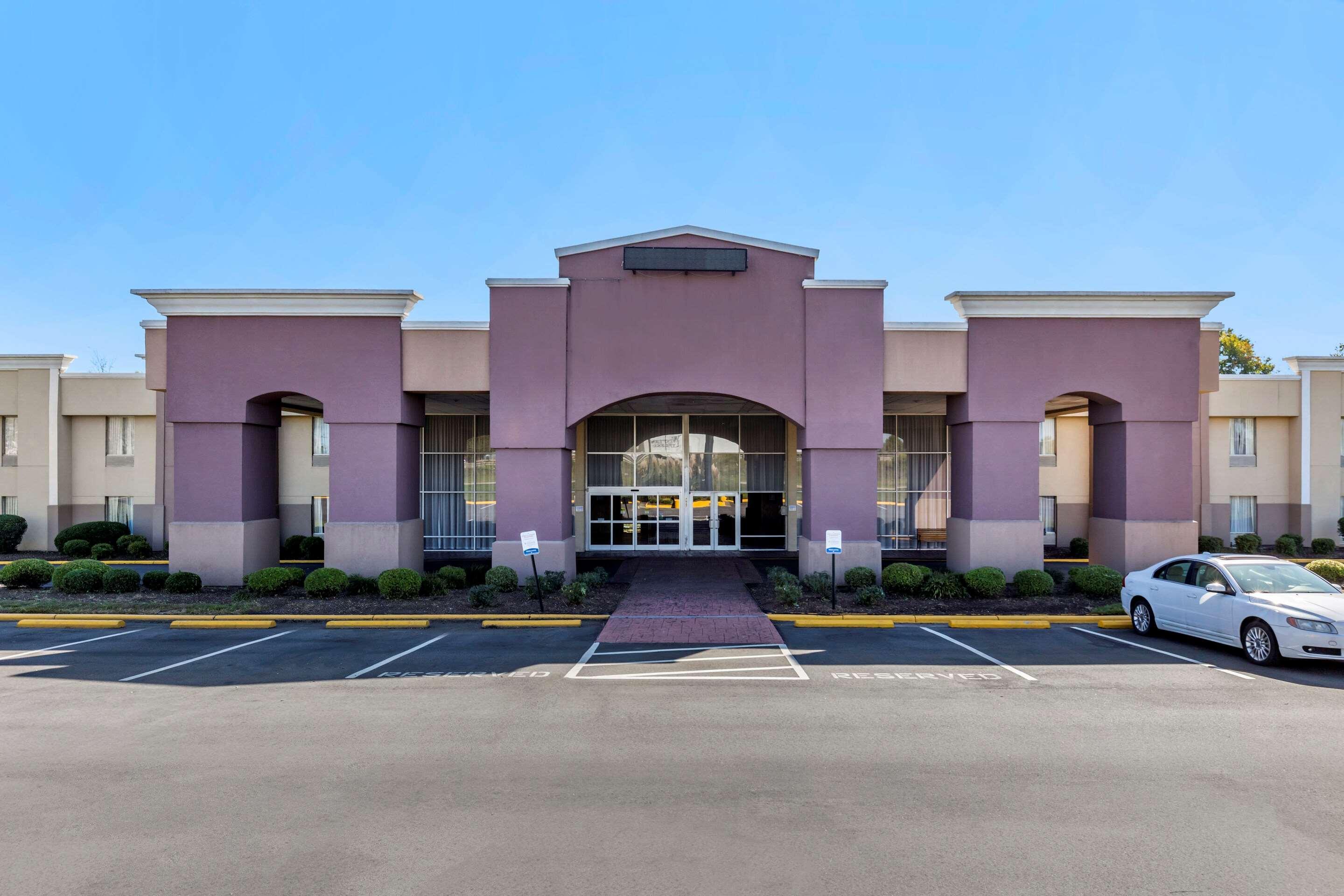 Quality Inn & Suites - Greensboro-High Point Esterno foto