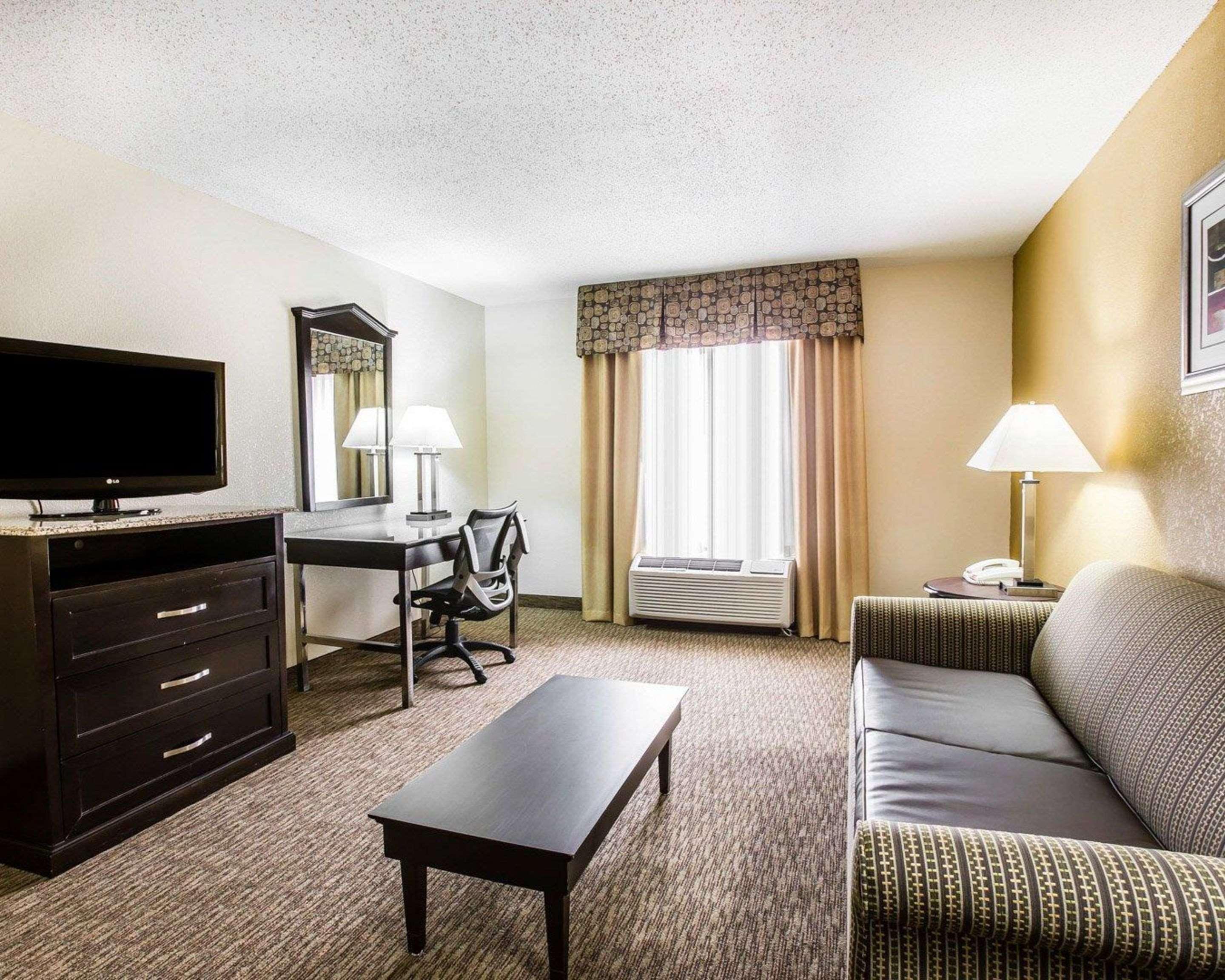 Quality Inn & Suites - Greensboro-High Point Esterno foto