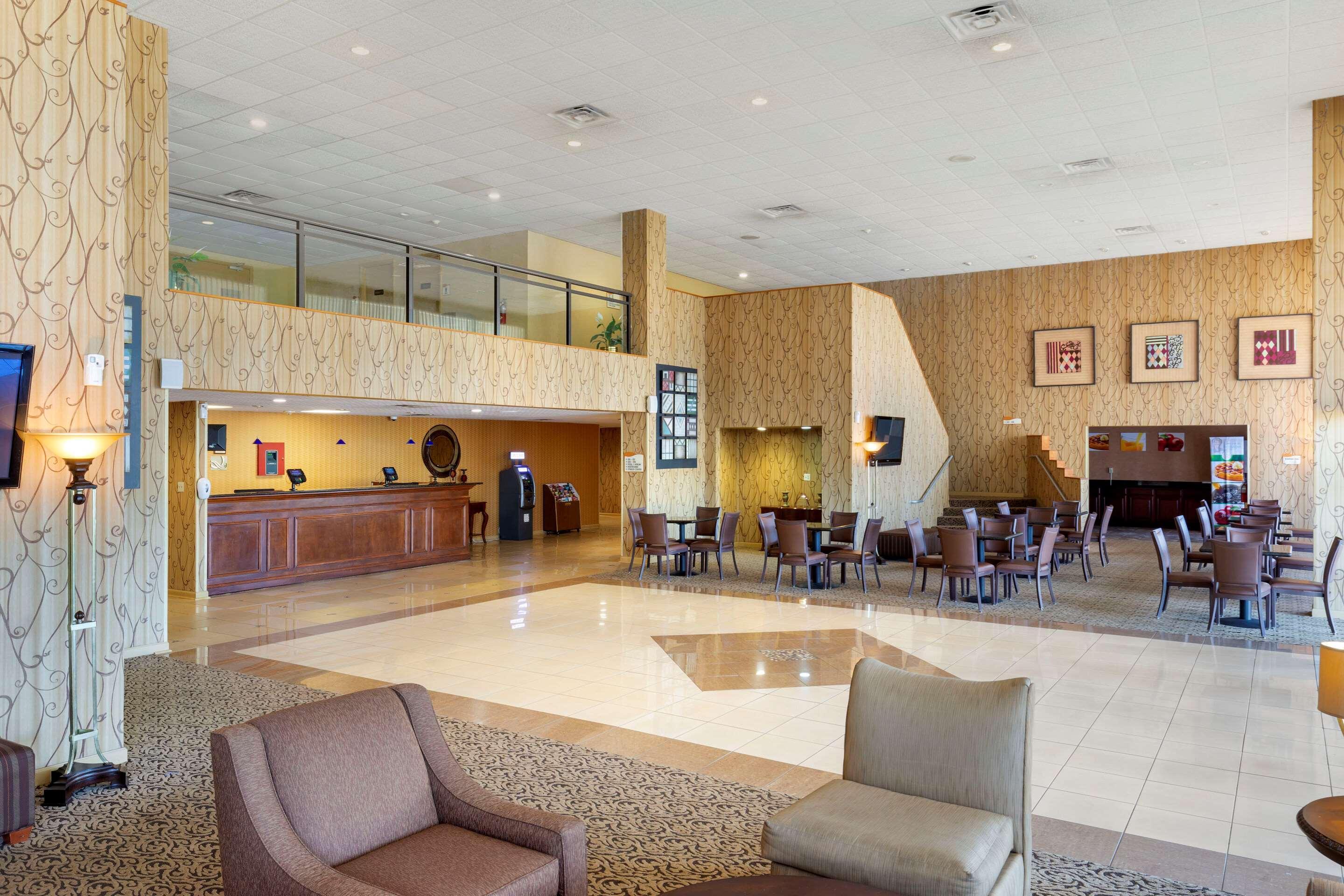 Quality Inn & Suites - Greensboro-High Point Esterno foto