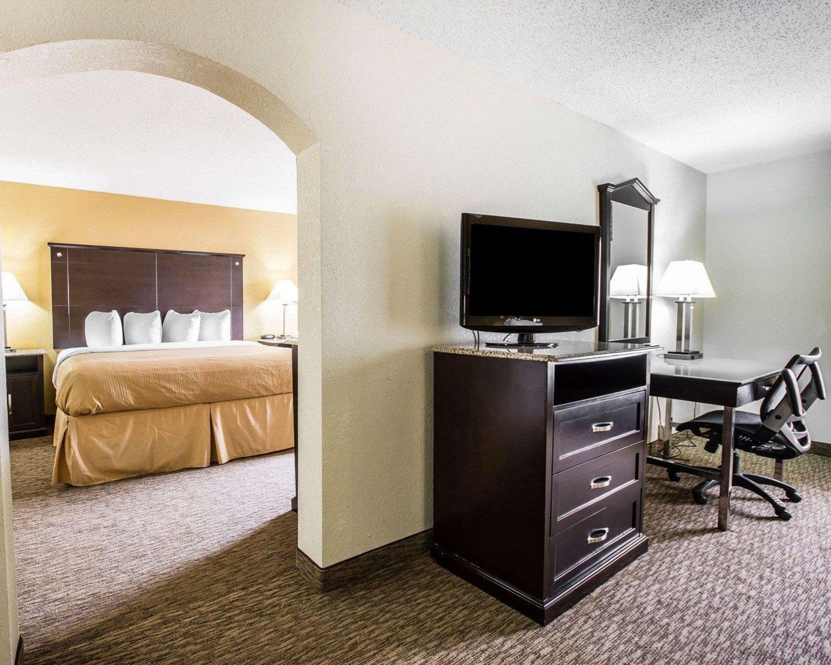 Quality Inn & Suites - Greensboro-High Point Esterno foto